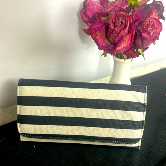 Kut Fron the Kloth Striped Wallet - Picture 1 of 3